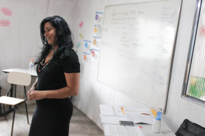 Débora Costa apoia o desenvolvimento da capacidade de se tornar empreendedora